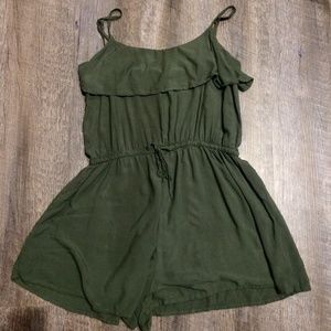 H&M Ruffle Romper / Jumpsuit